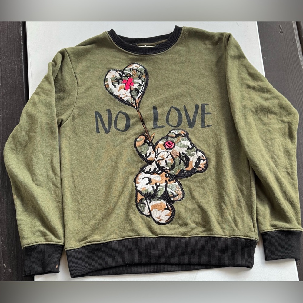 No Love Retro Label Green Camouflage Bear Broken Heart Sweatshirt‎ Size XS